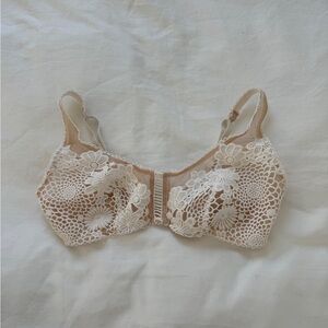 Victoria’s Secret dream angels unlined embroidered bralette